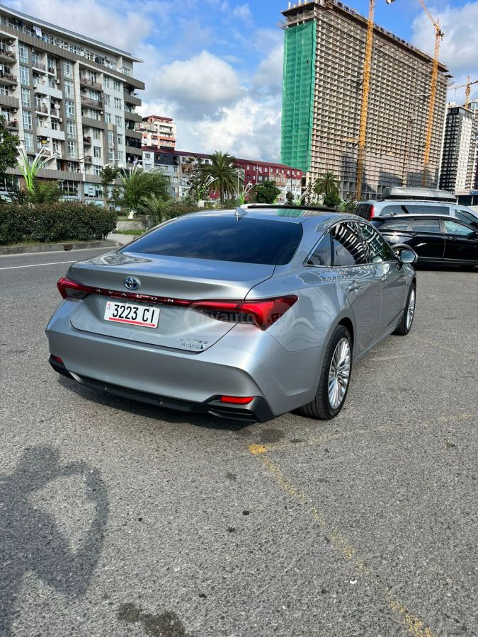 Toyota Limited 4dr Front-Wheel Drive — миниатюра 4