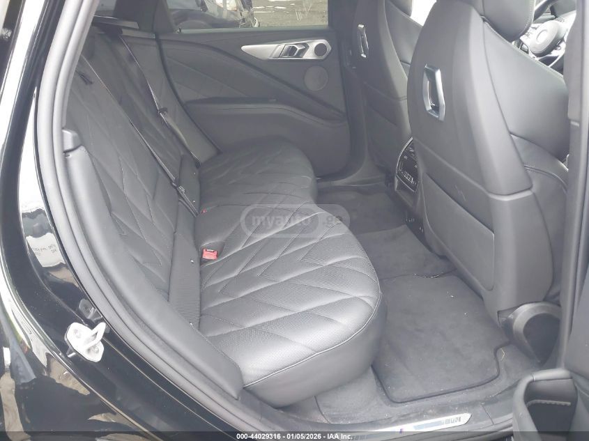 BMW XM 2025 — миниатюра 8