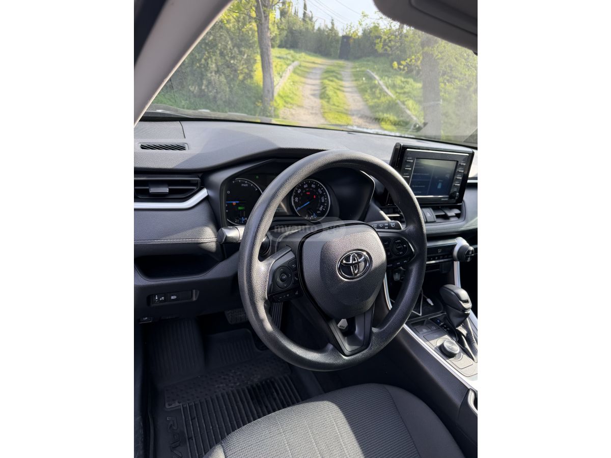 Toyota Rav 4 - фото 4
