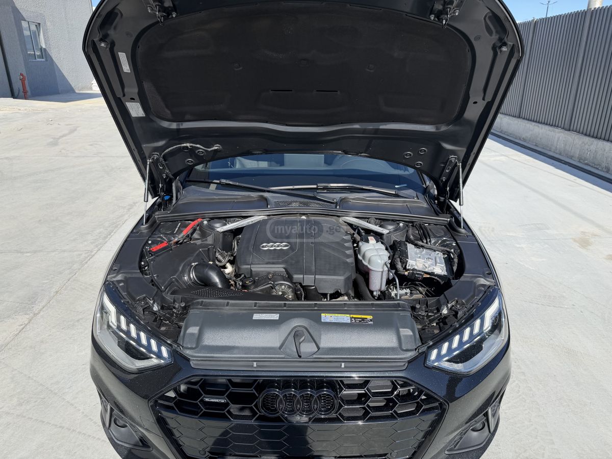 Audi A4 - фото 11