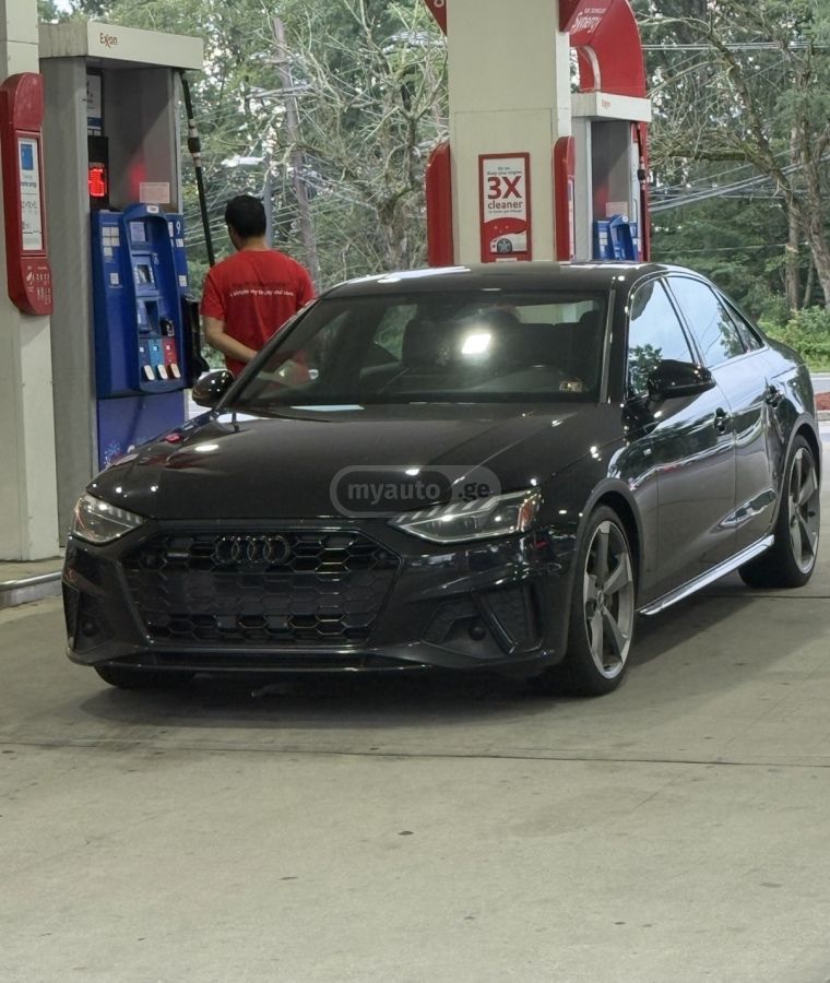 Audi A4 - фото 2