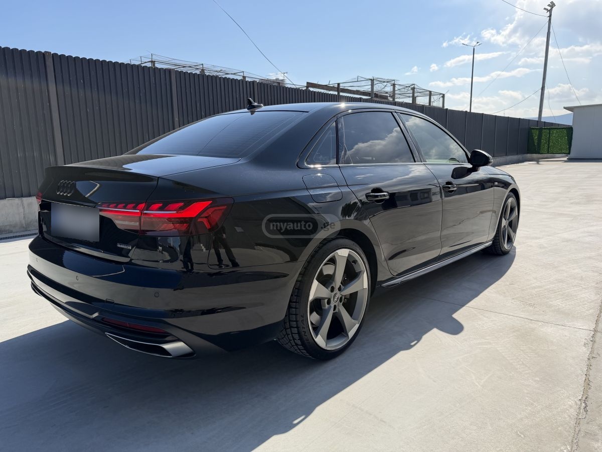 Audi A4 - фото 4