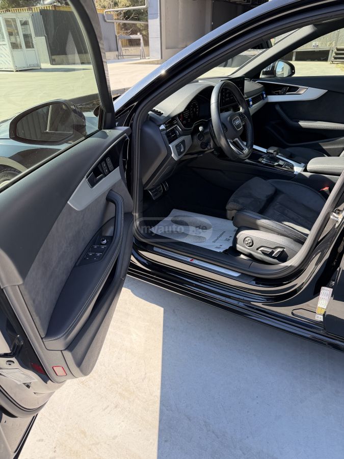 Audi A4 - фото 7