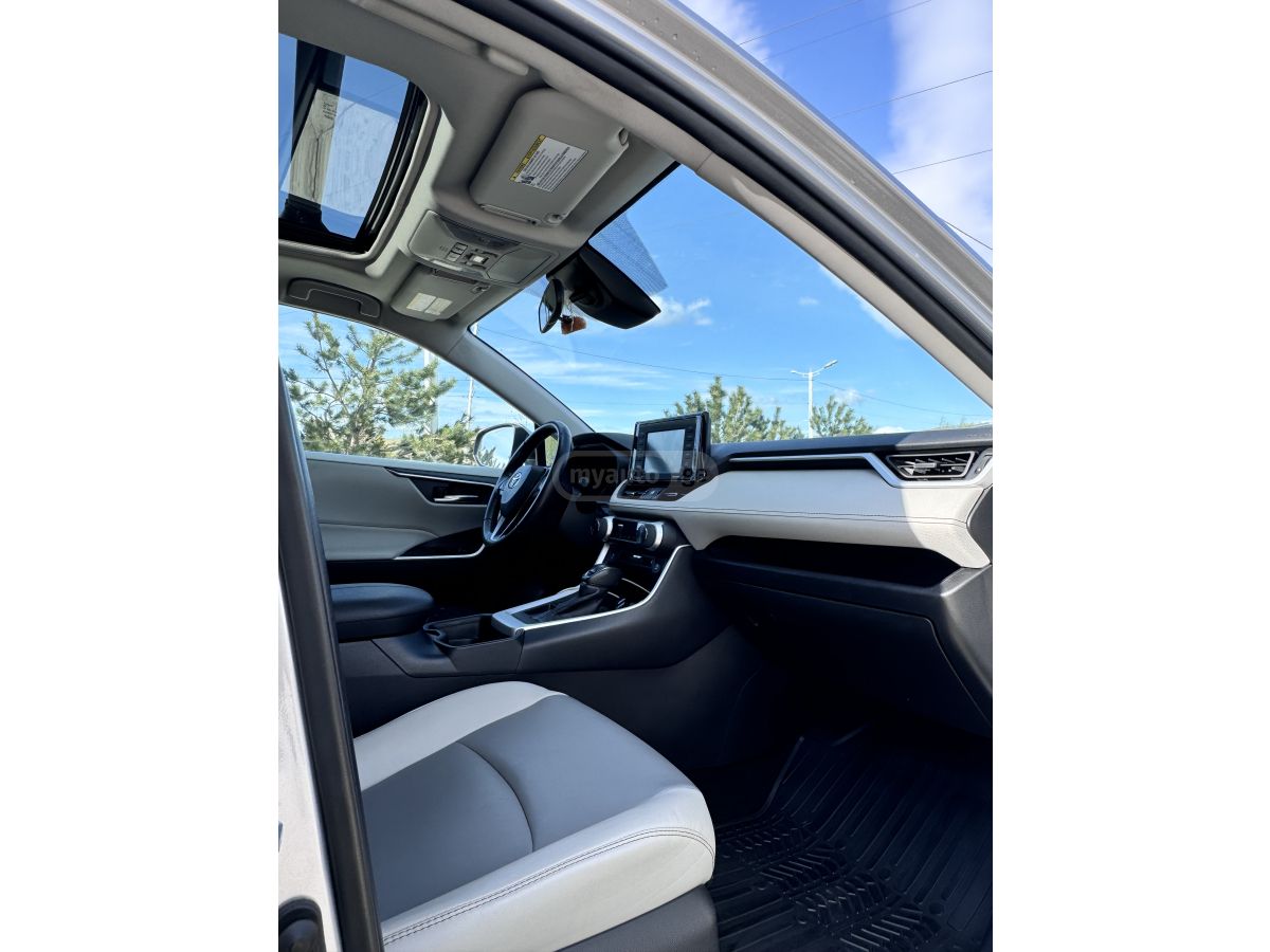 Toyota Rav 4 - фото 11