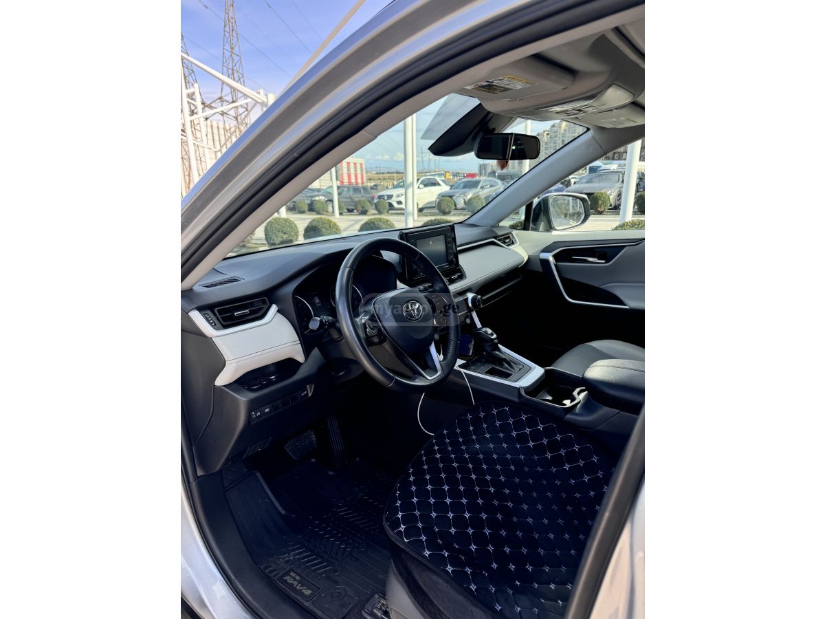 Toyota Rav 4 - фото 7