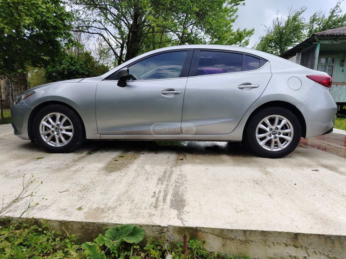 Mazda Mazda 3 - фото 3