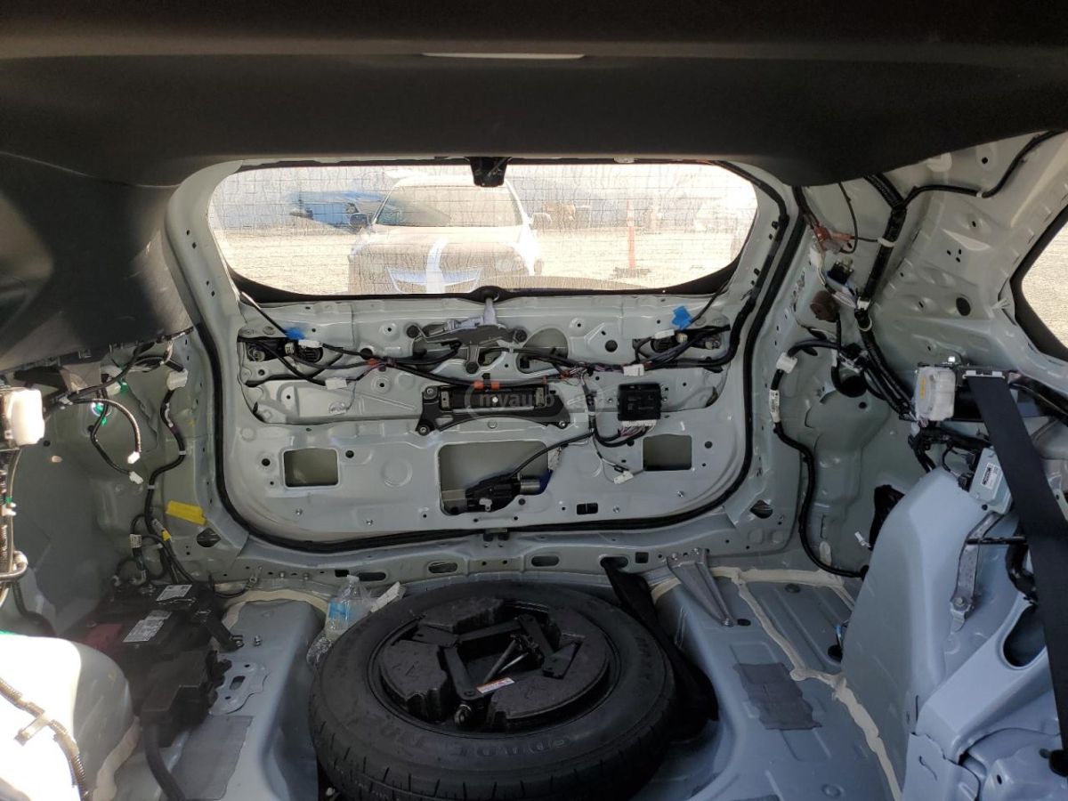 Toyota XSE 4dr All Wheel Drive CVT — миниатюра 11