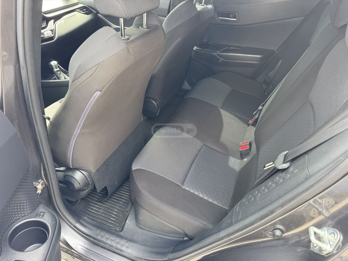 Toyota CHR - фото 12