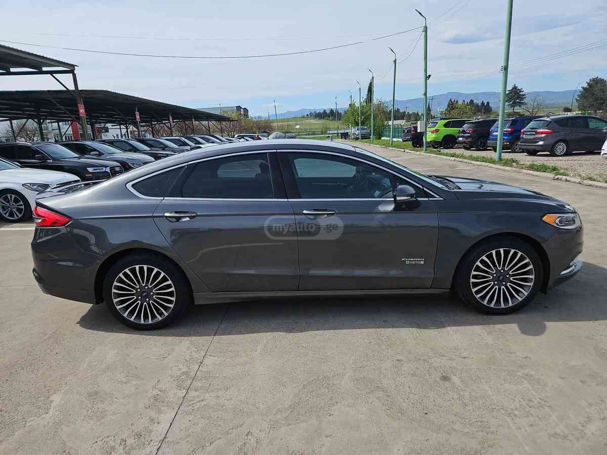 Ford Fusion - фото 4