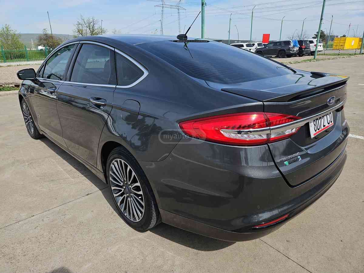 Ford Fusion - фото 7