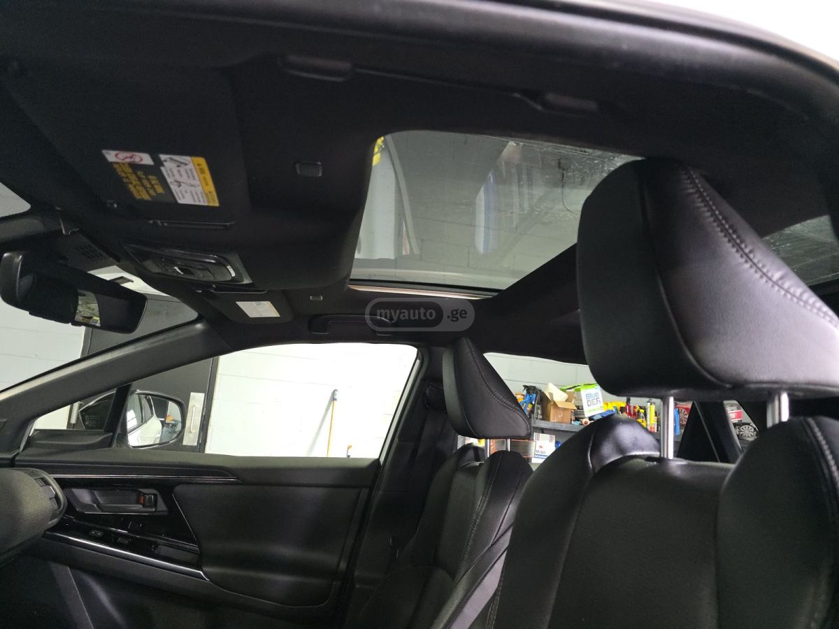 Toyota bZ4X - фото 11