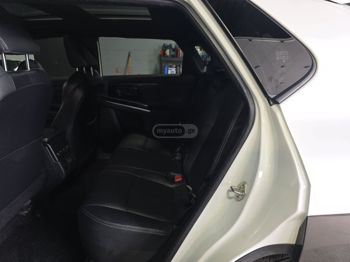 Toyota bZ4X - фото 13