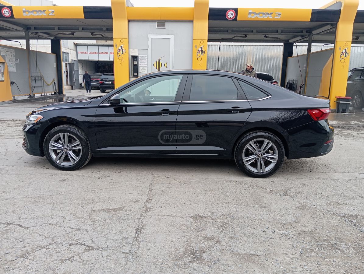 Volkswagen Jetta - фото 1