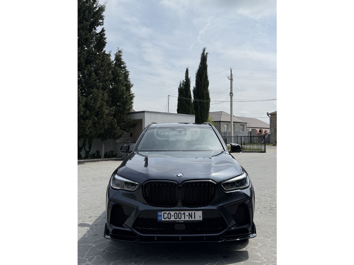 BMW X5 - фото 1