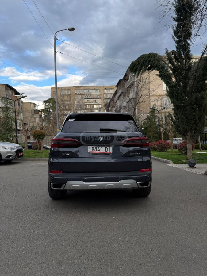 BMW X5 - фото 6