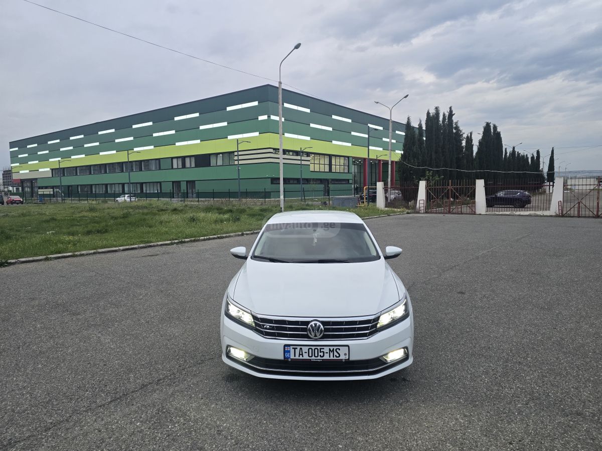 Volkswagen Passat - фото 3