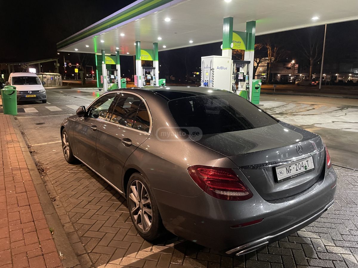 Mercedes-Benz E 220 - фото 14