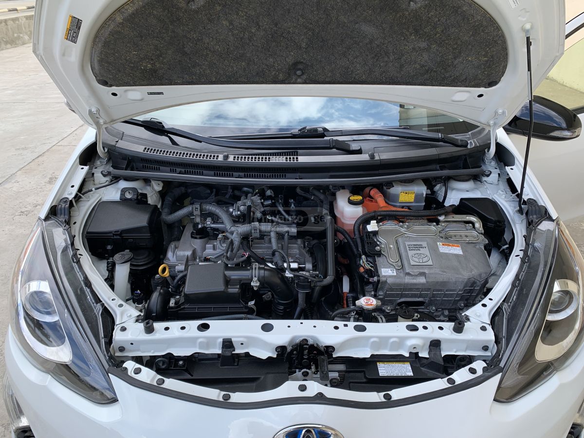 Toyota Prius C - фото 13