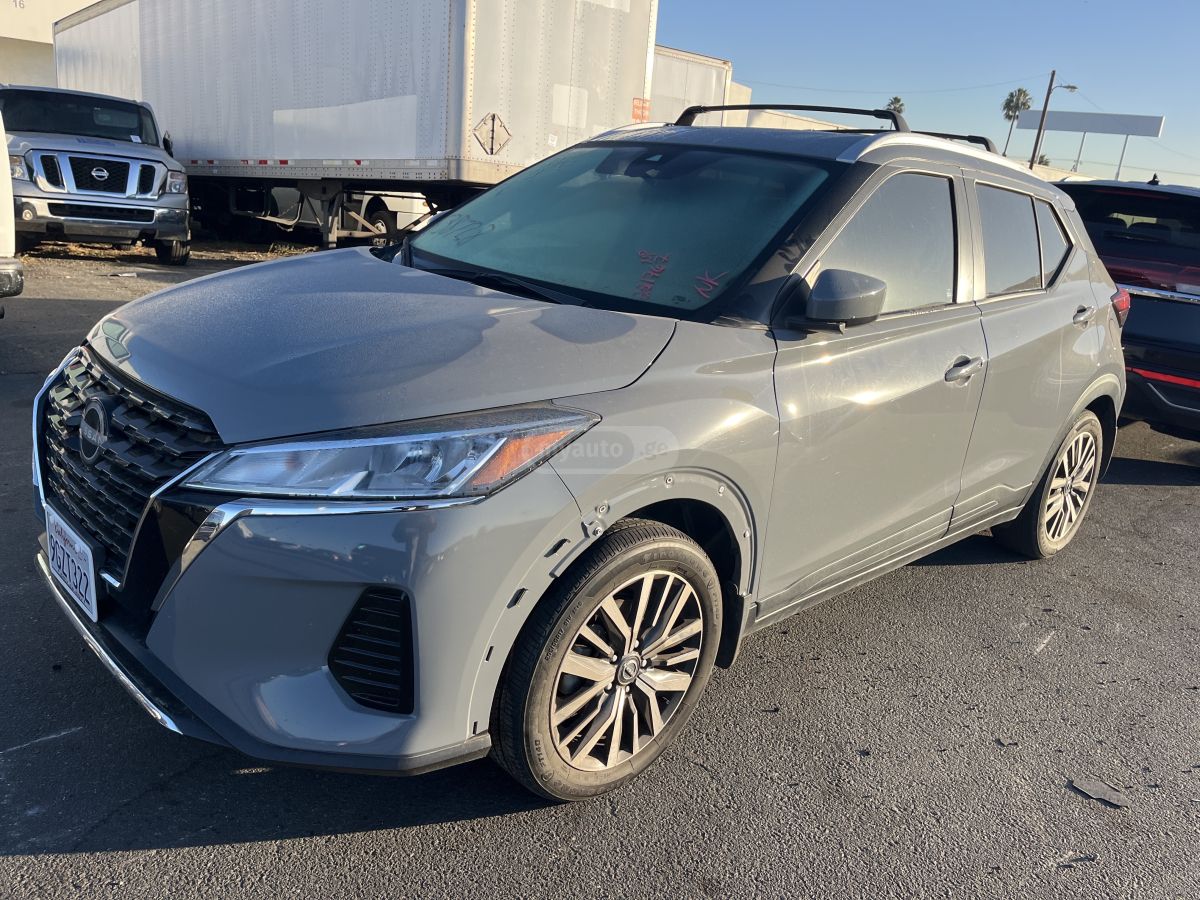 Nissan SV 4dr Front-Wheel Drive CVT — миниатюра 2