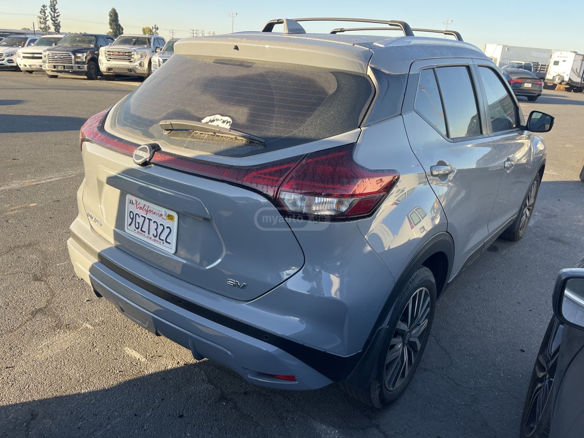 Nissan SV 4dr Front-Wheel Drive CVT — миниатюра 3