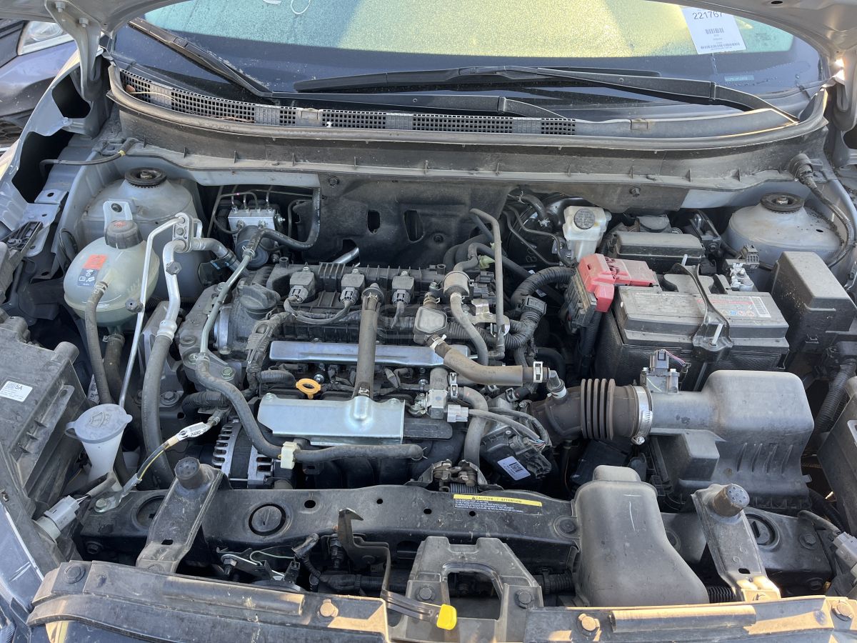 Nissan SV 4dr Front-Wheel Drive CVT — миниатюра 5