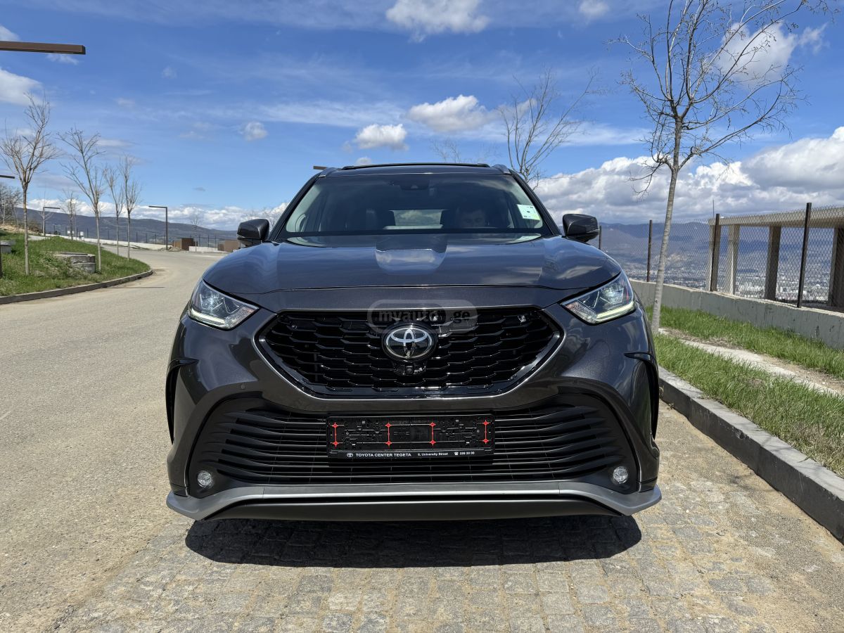 Toyota Highlander - фото 1