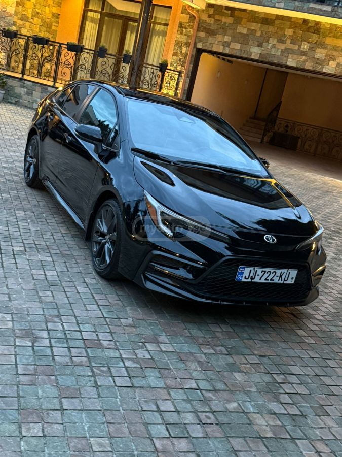 Toyota Corolla - фото 1