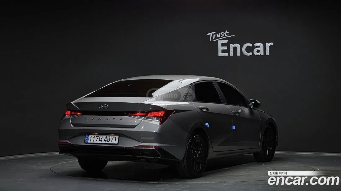 Hyundai Elantra - фото 2