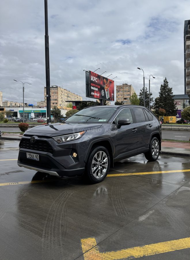 Toyota RAV 4 - фото 1