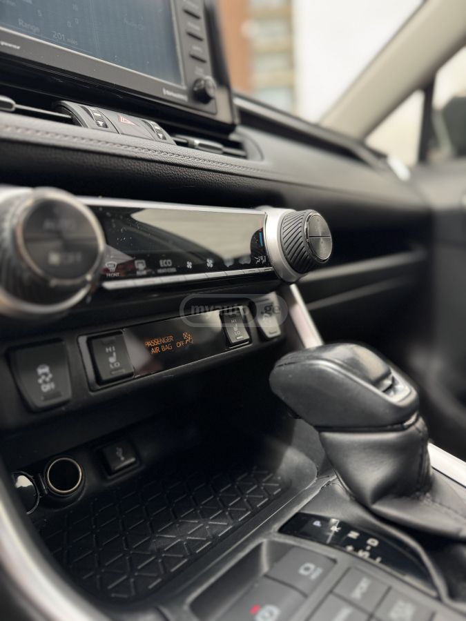 Toyota RAV 4 - фото 13