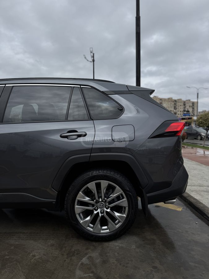 Toyota RAV 4 - фото 5