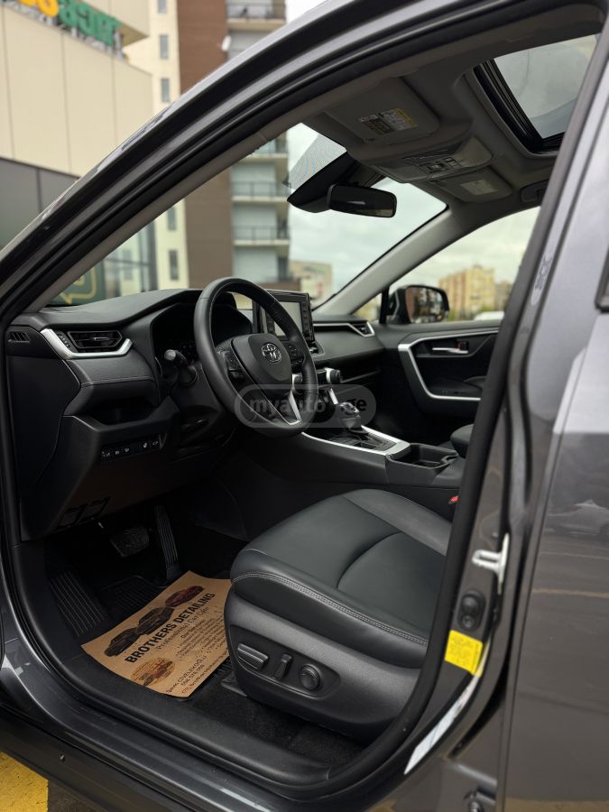 Toyota RAV 4 - фото 6