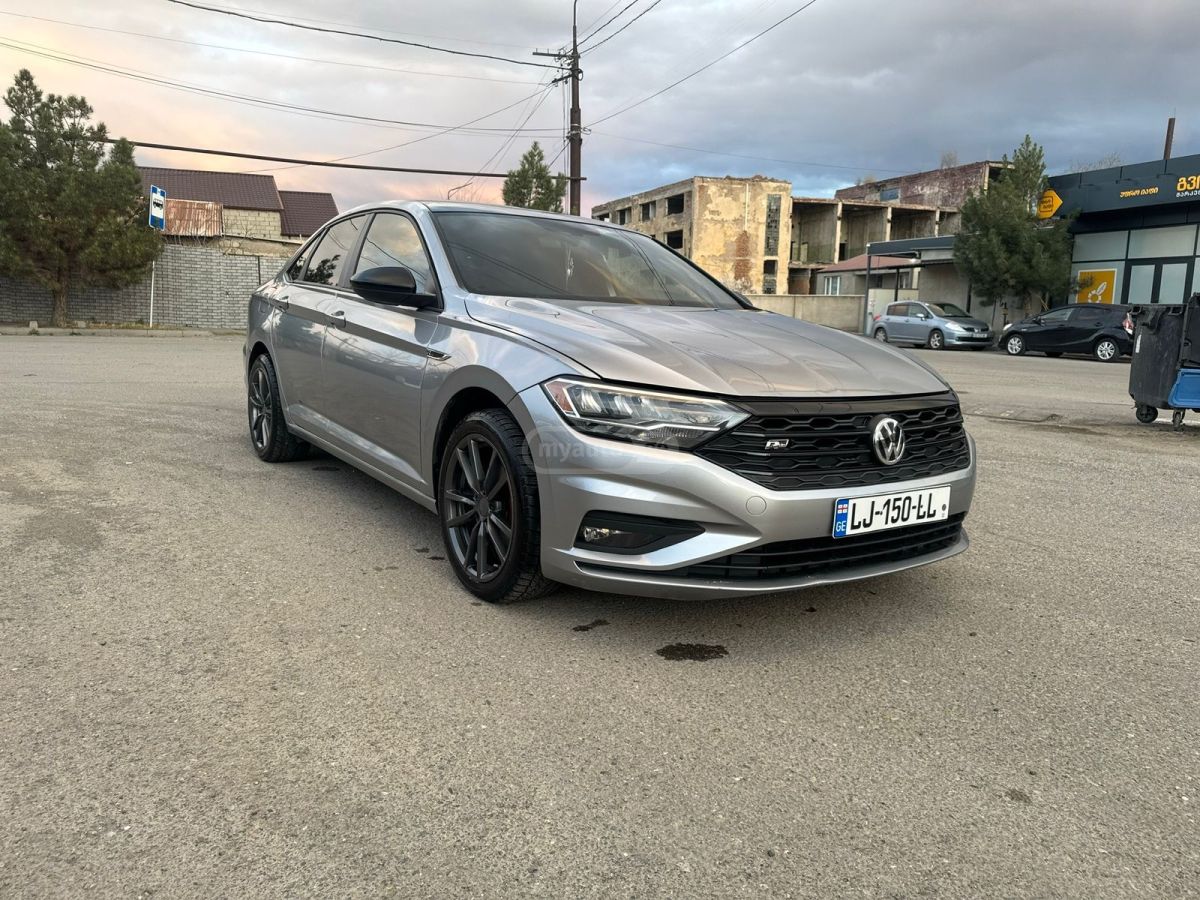 Volkswagen Jetta - фото 1