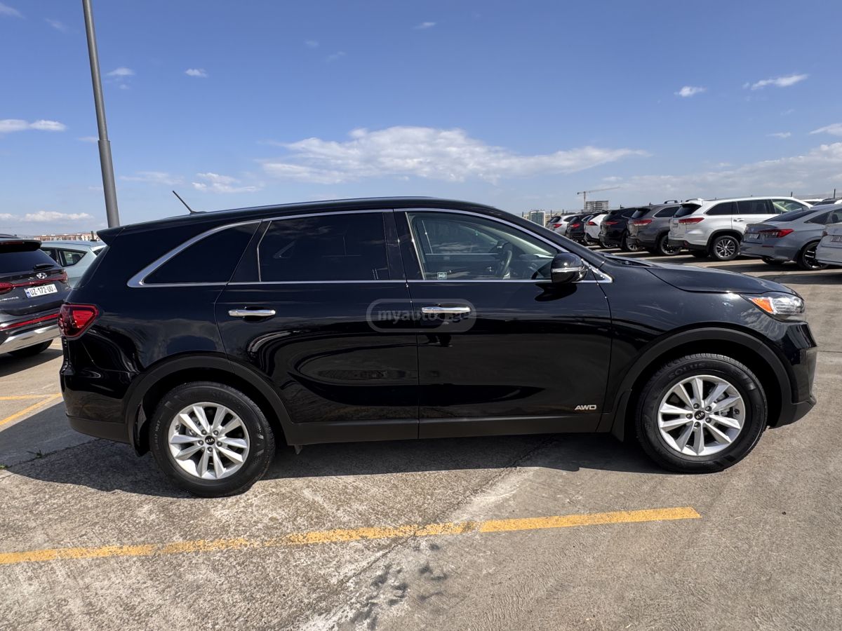 Kia Sorento - фото 4