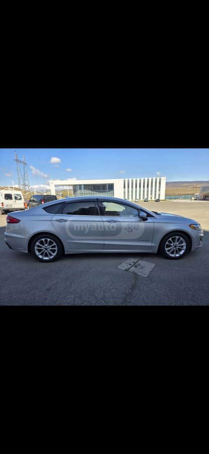 Ford Fusion - фото 11