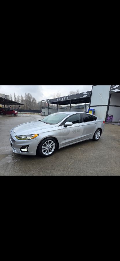 Ford Fusion - фото 2