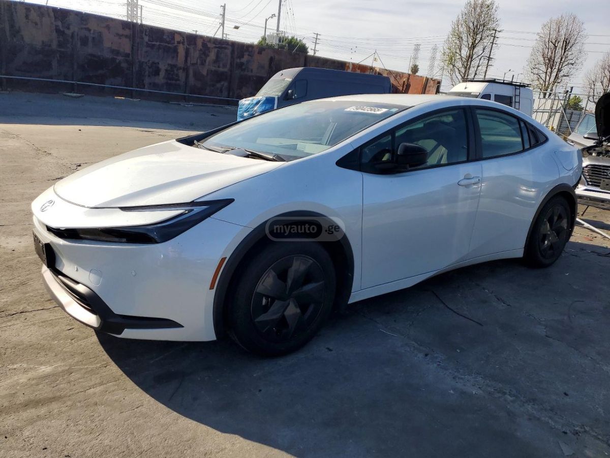 Toyota Prius 2025 — миниатюра 1