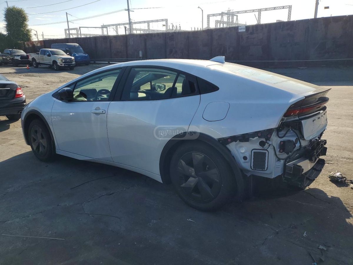 Toyota Prius 2025 — миниатюра 2