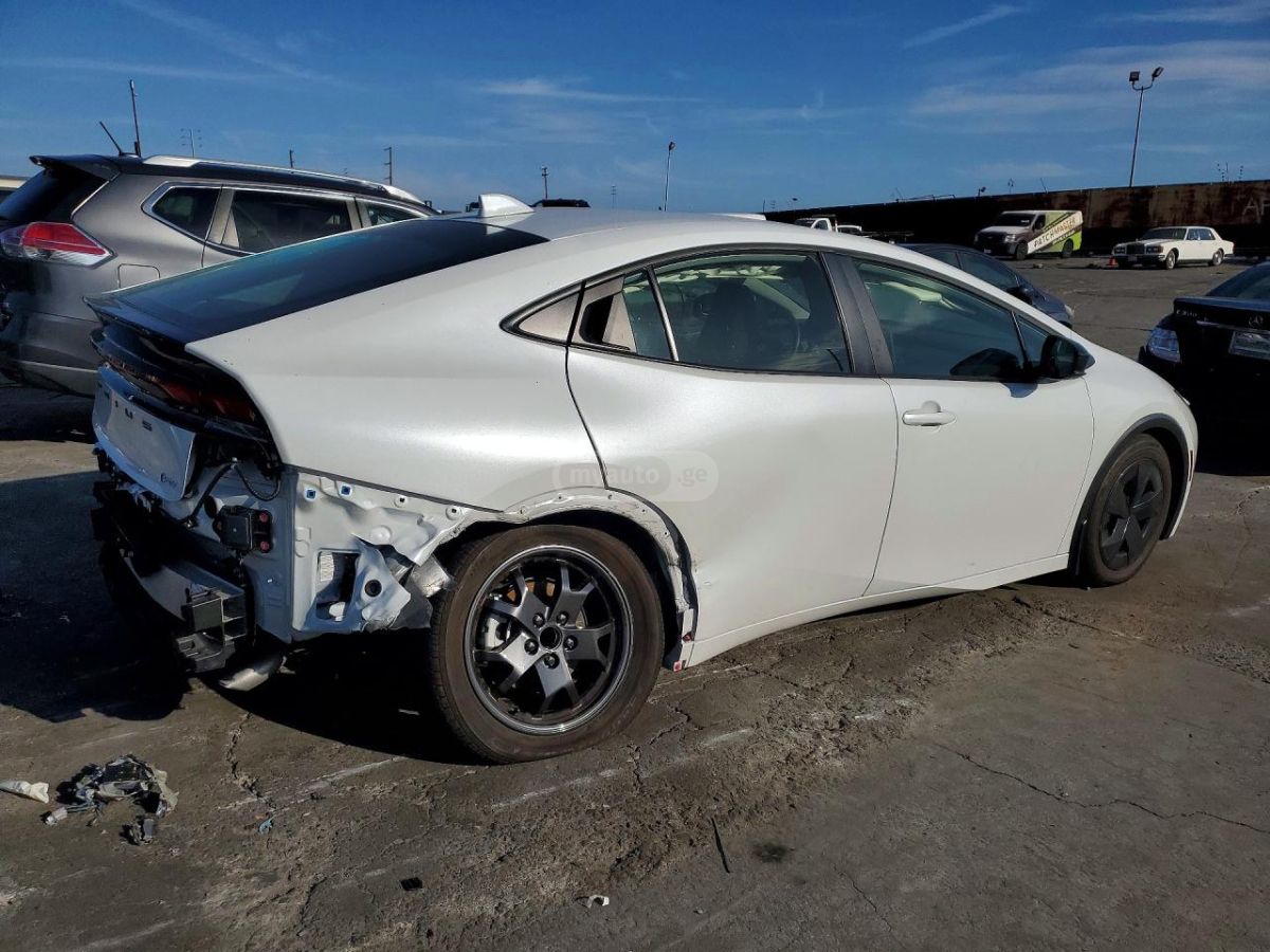 Toyota Prius 2025 — миниатюра 3