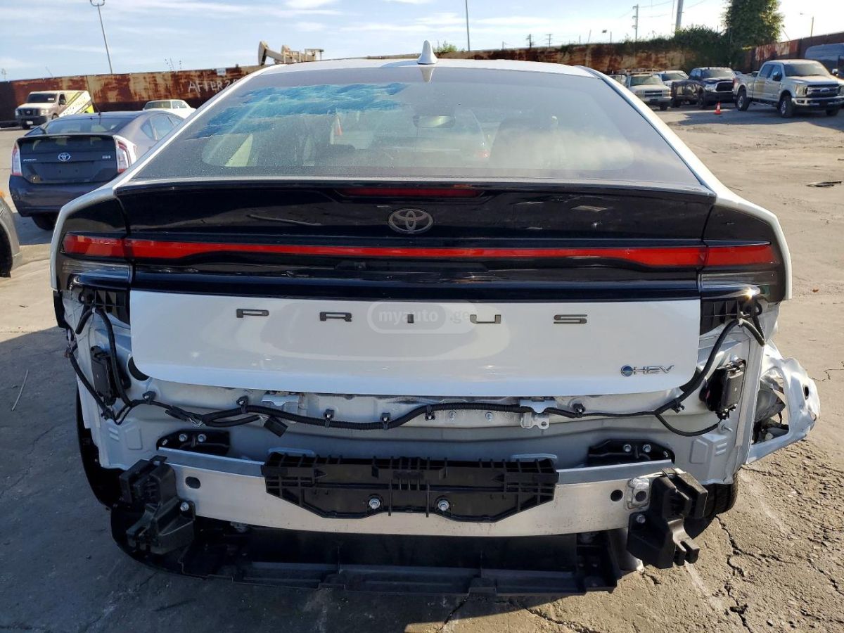 Toyota Prius 2025 — миниатюра 6