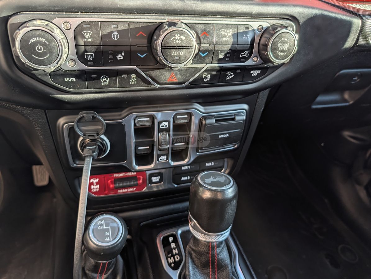 Jeep Rubicon 4dr 4x4 Automatic — миниатюра 12