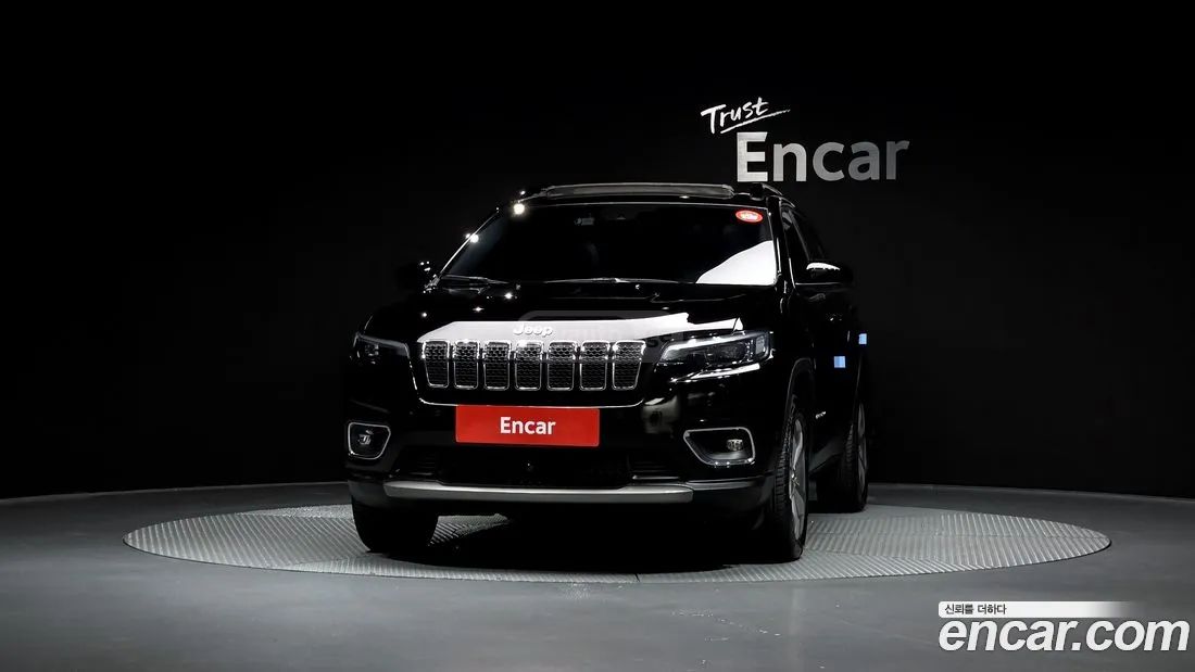 Jeep Cherokee - фото 3