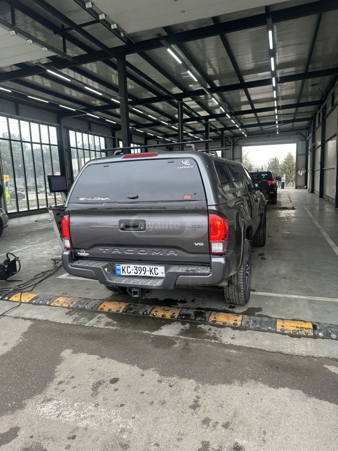 Toyota Tacoma - фото 15