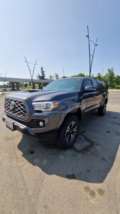 Toyota Tacoma - фото 3