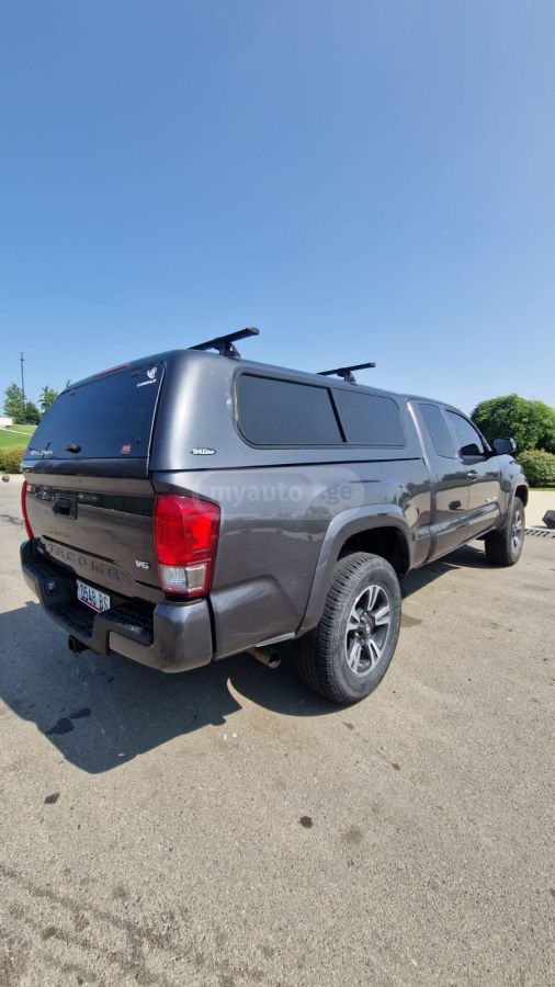 Toyota Tacoma - фото 8