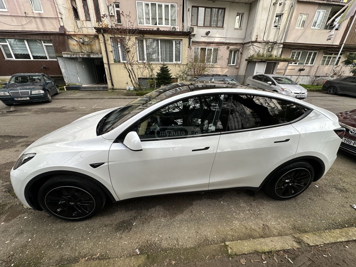 Tesla Model Y - фото 4
