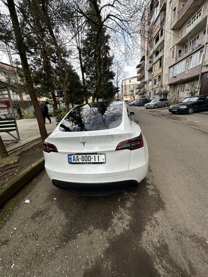 Tesla Model Y - фото 6