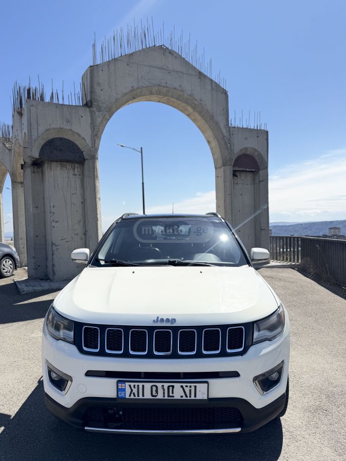 Jeep Compass - фото 1