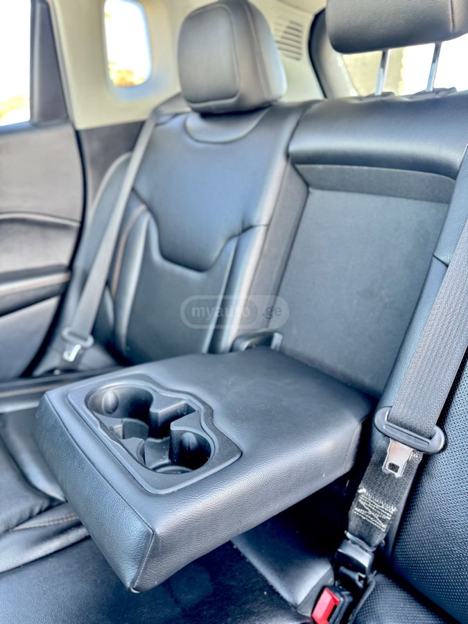 Jeep Compass - фото 9