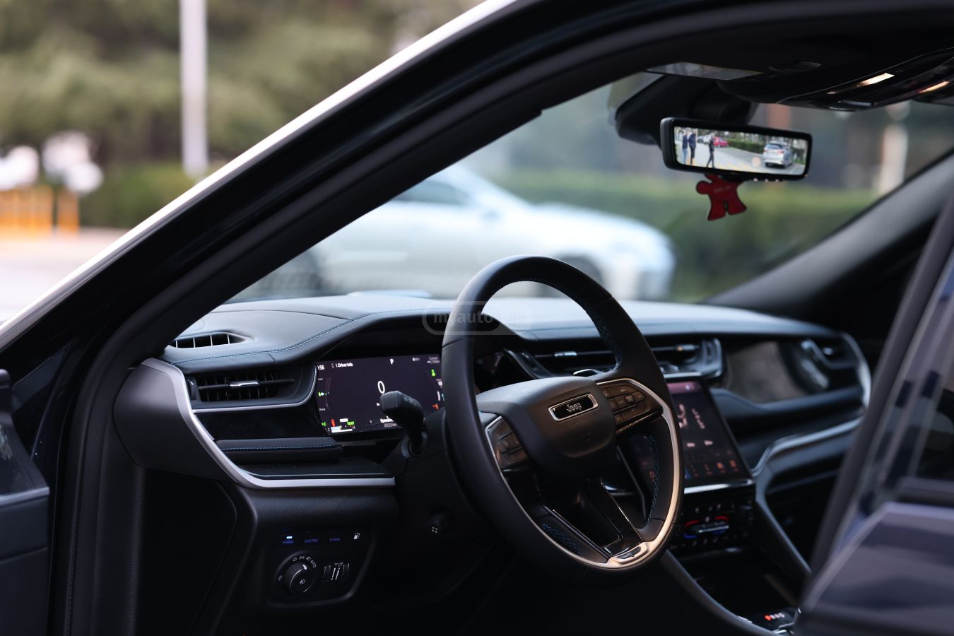 Jeep Trailhawk 4xe Plug-in Hybrid — миниатюра 6